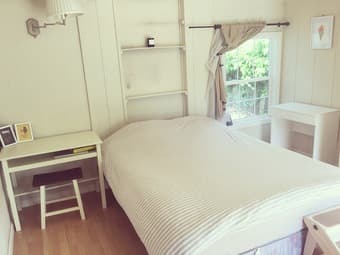 Sunny room minutes from Stanford campus- Pet friendly! Available now 1