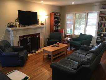 Sunny room minutes from Stanford campus- Pet friendly! Available now - 2