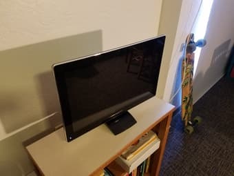 TV - VIZIO VM230XVT 23’ - 1080p HDTV - $35 2