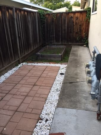One-Story no smoking no pets Triplex, available NOW! 2