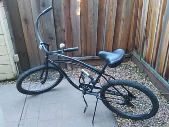 Bicycle: Electra Cruiser with helmet and lock 1