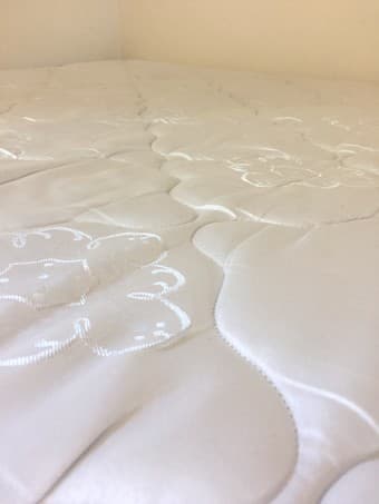 Serta Sertapedic Queen Mattress and Box Spring 1