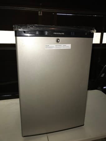 Mini Fridge 1