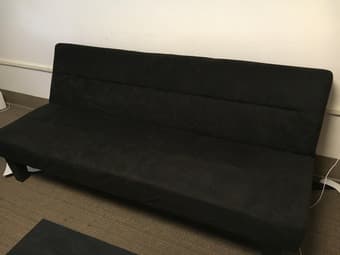 BUMP Black futon 1