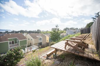 Bright 1 bedroom with deck at ocean view house for rent 2