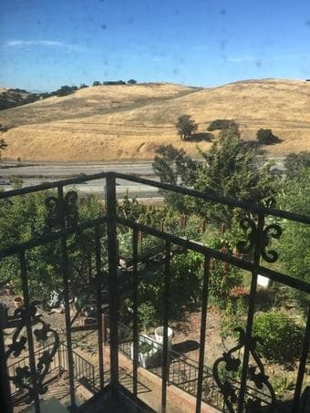 2 Rms available in prestigious Los Altos Hills 3