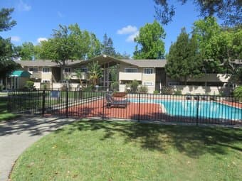 $900 summer sublet 1BR in Sunnyvale, from 6/19 to 8/15- flexible dates 3