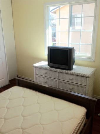 Female Tenant wanted for beautiful new house 1