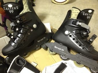 Like-new Men's Inline Skates - with Bonus Pads 3