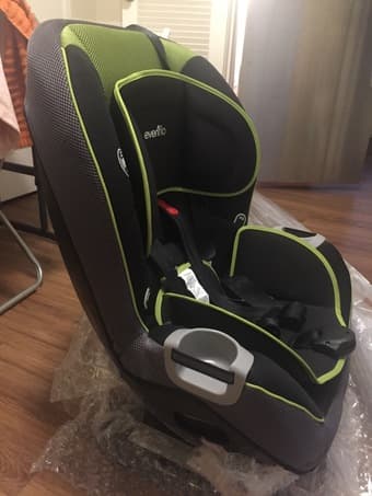 used Evenflo Car seat , as new.  九成新儿童座椅 1