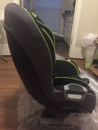 used Evenflo Car seat , as new.  九成新儿童座椅 2