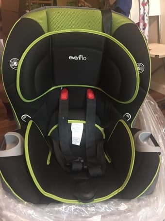 used Evenflo Car seat , as new.  九成新儿童座椅 3