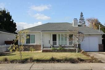 room available in beautiful Redwood City house July 10 - Aug 20 1