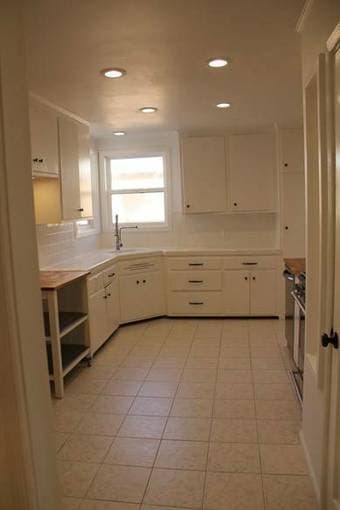 room available in beautiful Redwood City house July 10 - Aug 20 2