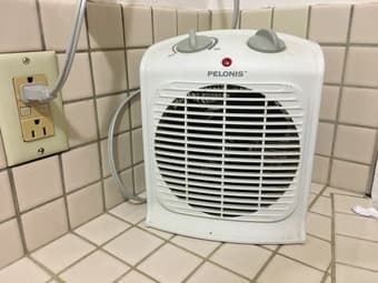 Pelonis Fan-Forced Heater with Thermostat 1