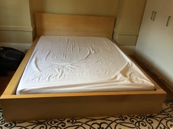 Like-new Ikea Malm Bedframe (Queen size) 2