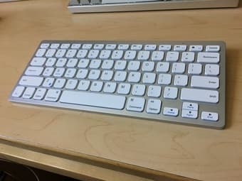 Anker Bluetooth Ultra-Slim Keyboard 1