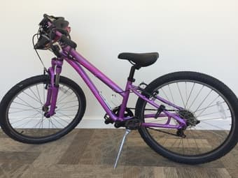 7 speed 24 women bike for sale -almost new 2
