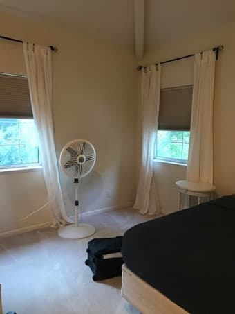 Great master suite in Menlo Park! Available 8/26 to 9/23 2