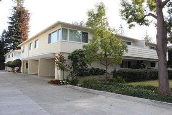 Room for rent in 2 bedroom/1 bath in ***Downtown Palo Alto*** 1