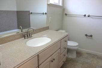 Room for rent in 2 bedroom/1 bath in ***Downtown Palo Alto*** 3