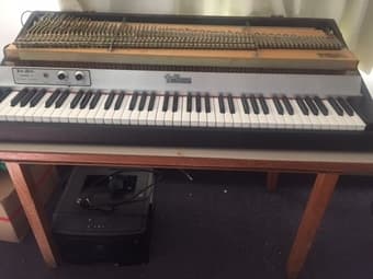 Fender Rhodes 73 Electric Piano 1