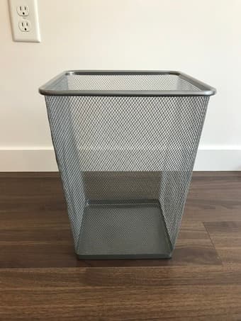 Trash bucket 1