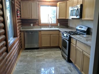 $3950 / 3br - 1500ft2 - Woodside retreat with ocean views (pets ok) 3