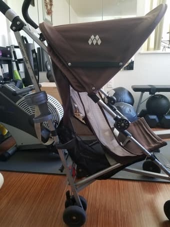 Maclaren Volo Umbrella Stroller w/BONUS Cup Holder $90; Door Jumper - $15 3