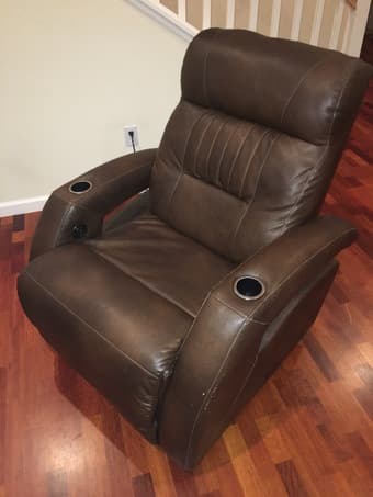 Leather Recliner (w/ USB ports) 1