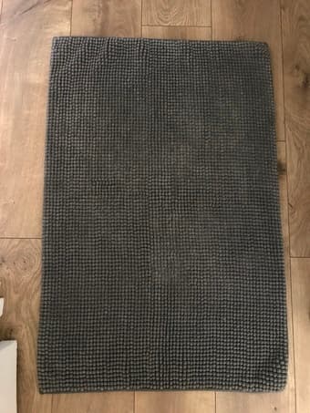 Bath mat (x2) 2
