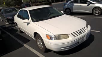1998 Toyota Camry, CE / LE / XLE, 2.2L; clean title 1