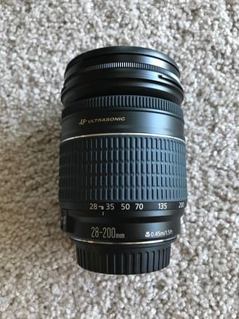 Canon EF 28-200mm f3.5-5.6 Lens USM 1