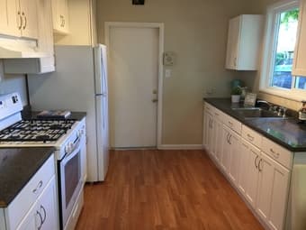 Newly Remodeled 3BR Home on Quiet Cul-de-Sac Available August 1 3
