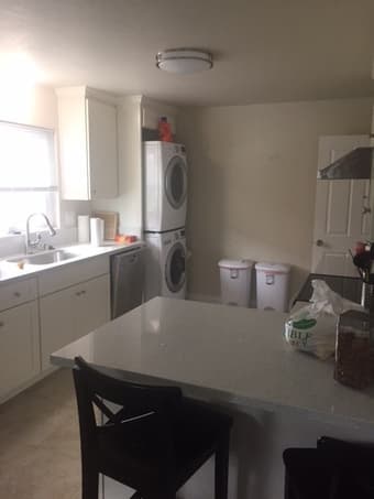 [Jul-Sep'17] Master suite w/ private bath in 3BR apt close to Stanford 3