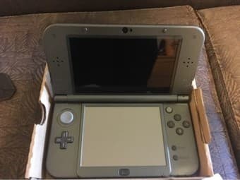 Selling Nintendo 3DS XL (Black) 2