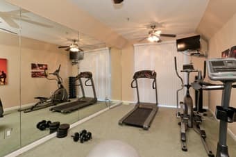 SUPER SPACIOUS (+walk in closet) private loft for RENT 2