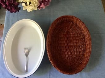 DISH FOR OVEN WITH CUTE BASKET 2