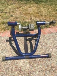 FS: Blackburn Trakstand Defender magnetic trainer 1