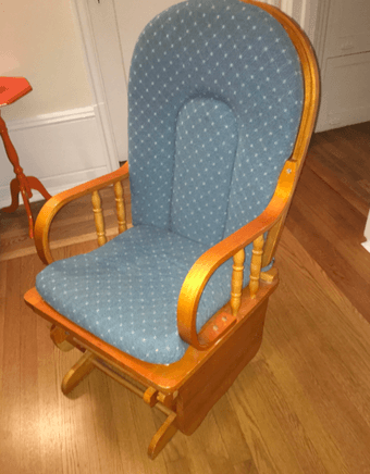 Free stuff (Rocking Chair, carpets, shoes) 2