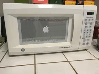 Small GE Microwave 1