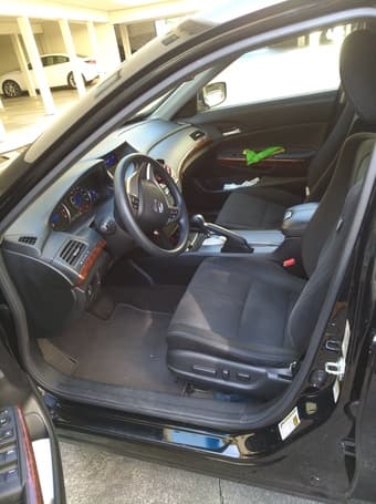 回国卖车，2011 Honda Accord Crosstour. low mileage. 47,000 mile. 2nd owner 3