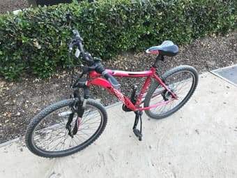 Schwinn Road Bike+ U-lock+Front Light & Reflector+Bike Oil 1