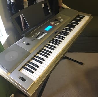Yamaha YPG-235 76-Key Portable Grand Piano 1