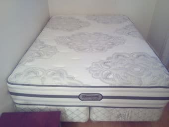 AMAZING DEAL: EXCELLENT QUEEN MATRESS BEAUTYREST PLATINUM 3