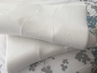Tempur-pedic Pillows for Sale! 1