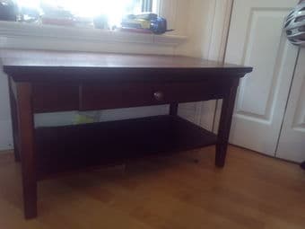 MOVING SALE: TV TABLE in WOOD 1