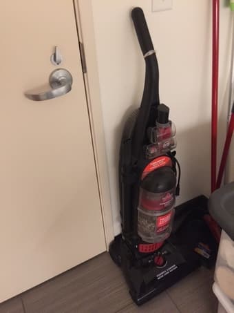 Vacuum-Bissell Performance Helix Turbo 1