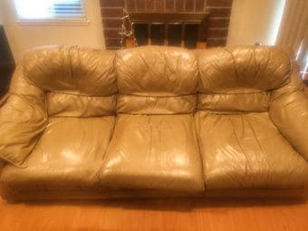 Leather Couche in good condition 2