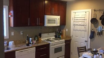 Bright Redwood City Two Bedroom House, Yard, HWF, Granite, Parking 2